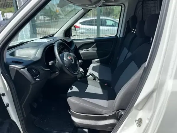 Fiat Doblo 2019 - 11990 EUR, 140785 km - AUTO.MOTO.pt - 140785km - foto 6 de 7