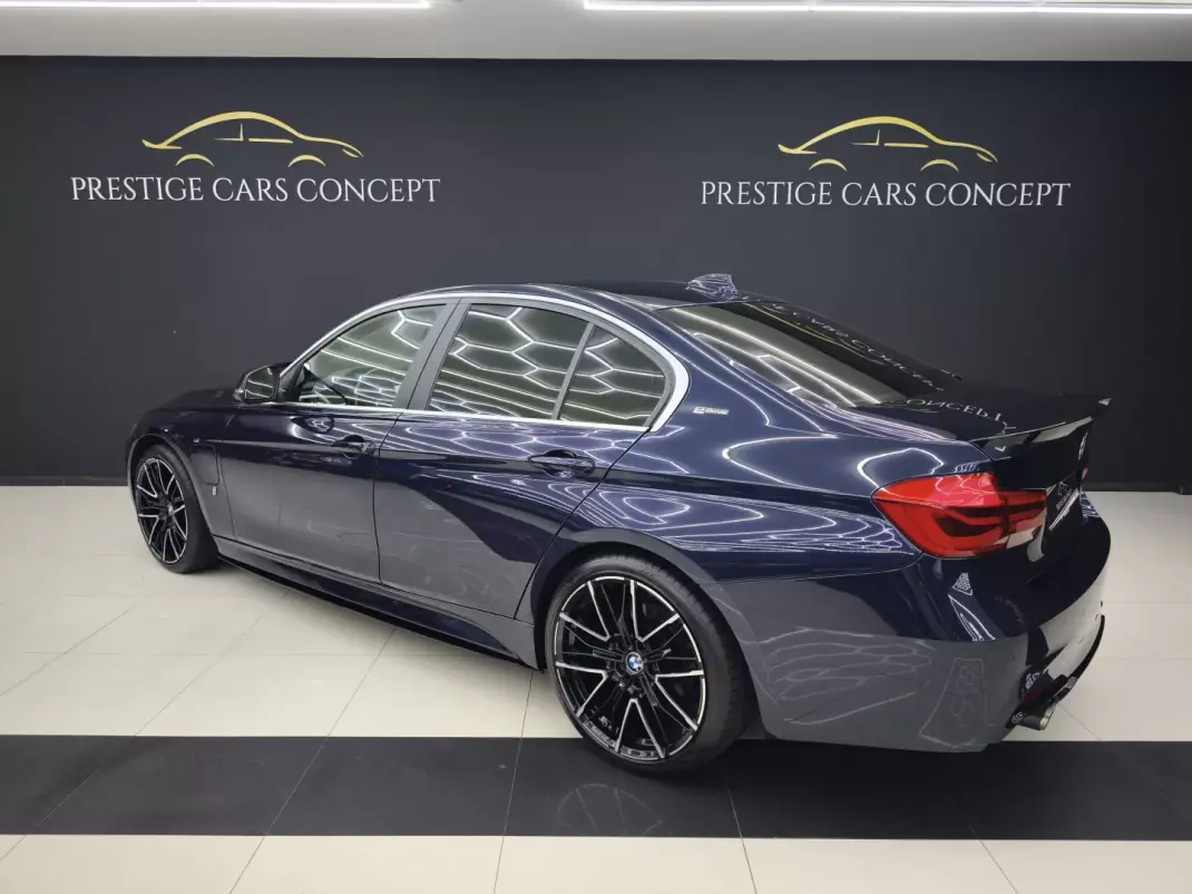 BMW 330 2016 - 21750 EUR, 204172 km - AUTO.MOTO.pt - 204172km - foto 4 de 45