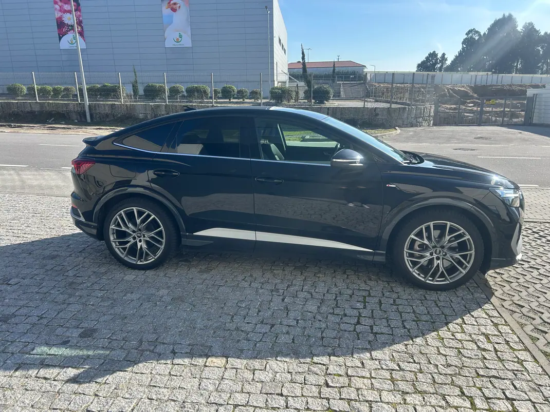 Audi Q4 e-tron 2023 - 35900 EUR, 23000 km - AUTO.MOTO.pt - 23000km - foto 9 de 12