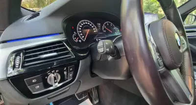 BMW 520 2019 - 31750 EUR, 130000 km - AUTO.MOTO.pt - 130000km - foto 23 de 25