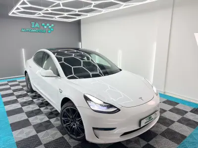 Tesla Model 3 2019 - 22750 EUR, 159999 km - AUTO.MOTO.pt - 159999km - foto 4 de 23