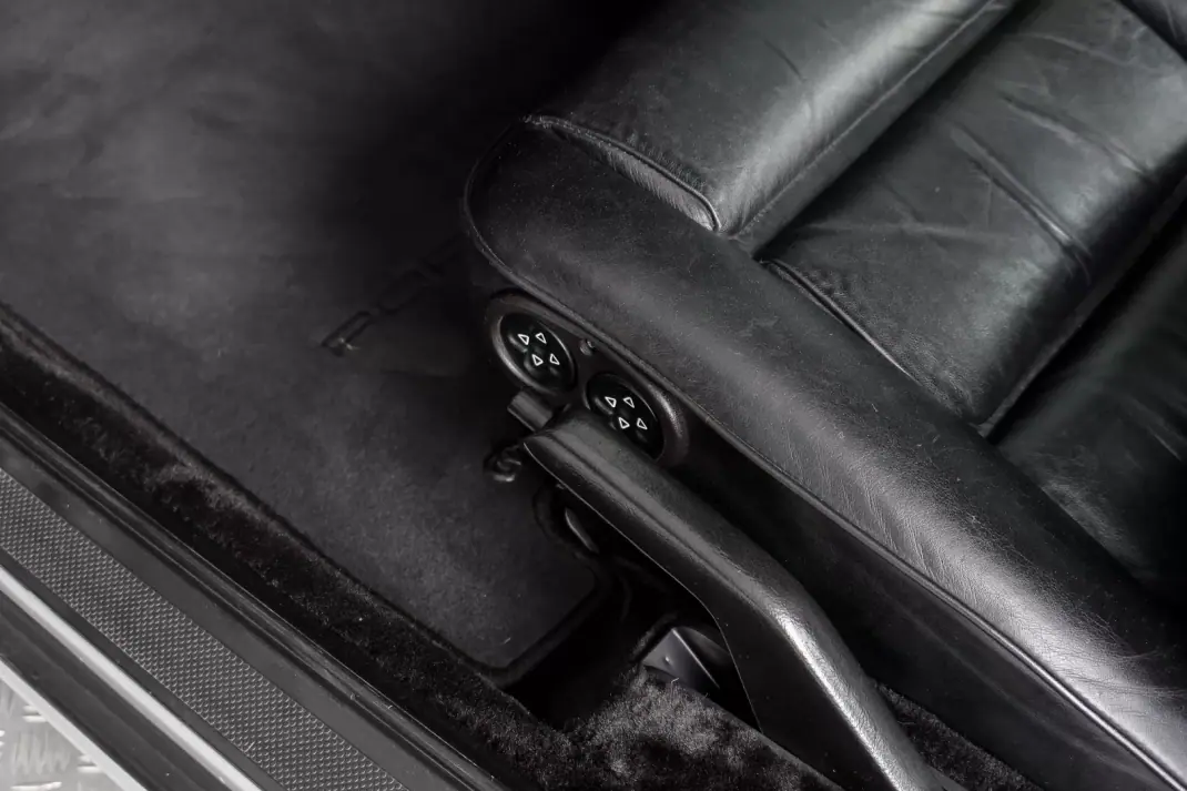 Porsche 928 1988 - 52500 EUR, 62911 km - AUTO.MOTO.pt - 62911km - foto 14 de 16