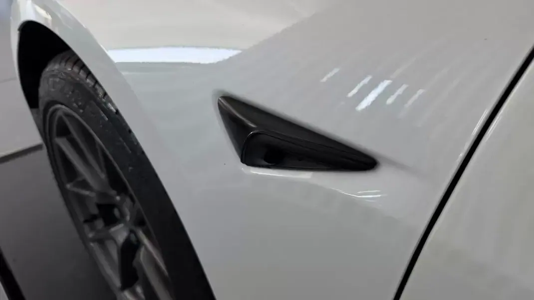 Tesla Model 3 2022 - 29990 EUR, 84000 km - AUTO.MOTO.pt - 84000km - foto 15 de 21