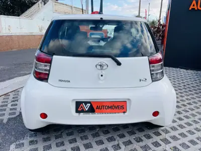 Toyota iQ 2010 - 11950 EUR, 145805 km - AUTO.MOTO.pt - 145805km - foto 6 de 12