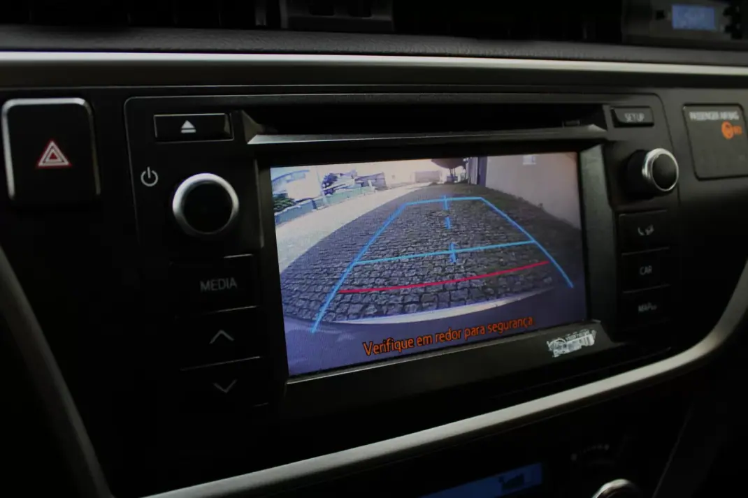 Toyota Auris 2012 - 11500 EUR, 179433 km - AUTO.MOTO.pt - 179433km - foto 32 de 34