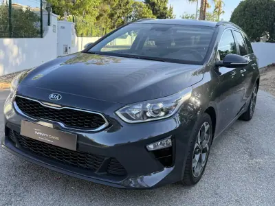 Kia Ceed SW 2018 - 12999 EUR, 120000 km - AUTO.MOTO.pt - 120000km - foto 2 de 17