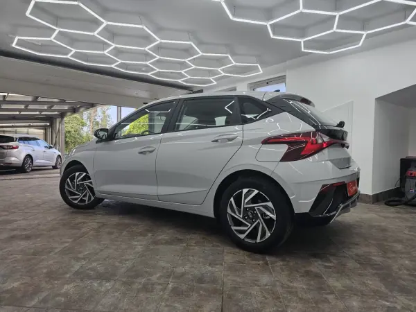 Hyundai i20 2026 - 20350 EUR, 1812 km - AUTO.MOTO.pt - 1812km - foto 5 de 37