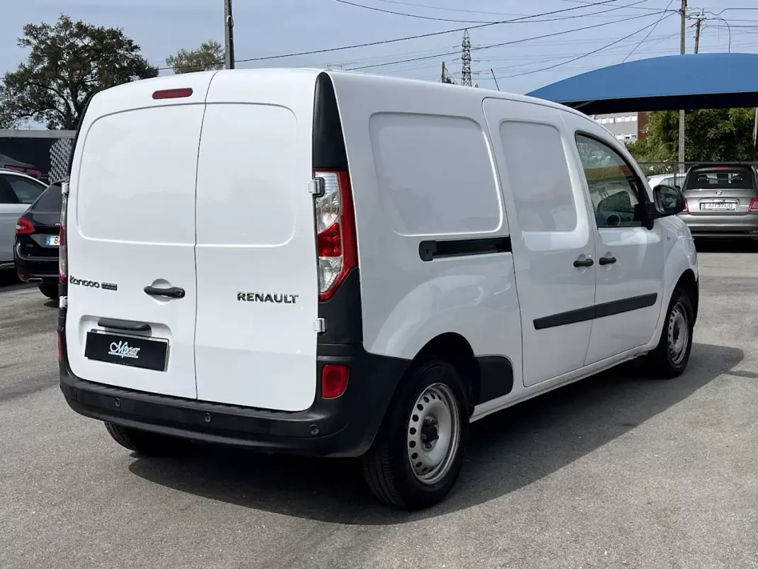 Renault Kangoo 1.5 DCi Maxi 2021 - 13250 EUR, 125000 km - AUTO.MOTO.pt - 125000km - foto 5 de 39