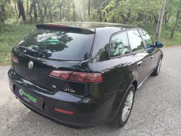 Alfa Romeo 159 Sportwagon 2010 - 7500 EUR, 267600 km - AUTO.MOTO.pt - 267600km - foto 13 de 17