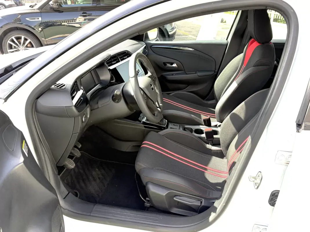 Opel Corsa 2024 - 16450 EUR, 46041 km - 46041km - foto 7 de 15