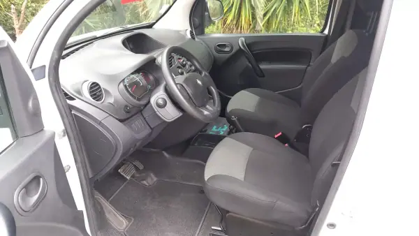 Renault Kangoo 2021 - 19500 EUR, 92500 km - AUTO.MOTO.pt - 92500km - foto 10 de 17