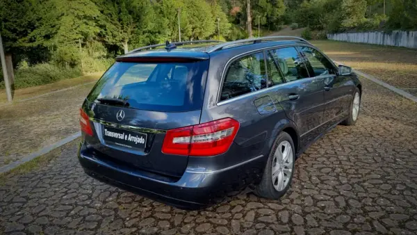 Mercedes-Benz E 220 2010 - 17450 EUR, 226000 km - AUTO.MOTO.pt - 226000km - foto 20 de 24