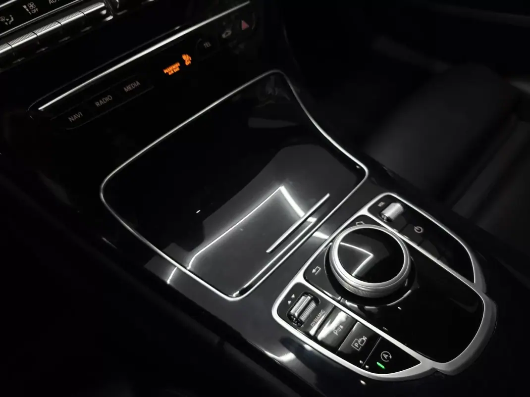 Mercedes-Benz C 220 2018 - 30950 EUR, 102676 km - AUTO.MOTO.pt - 102676km - foto 41 de 47