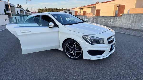 Mercedes-Benz CLA 180 2016 - 18000 EUR, 172898 km - AUTO.MOTO.pt - 172898km - foto 7 de 10