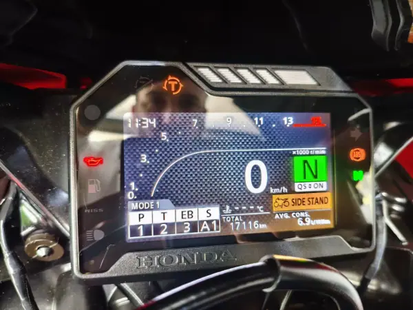 Honda CBR 1000RR 2017 - 15250 EUR, 17000 km - AUTO.MOTO.pt - 17000km - foto 32 de 32