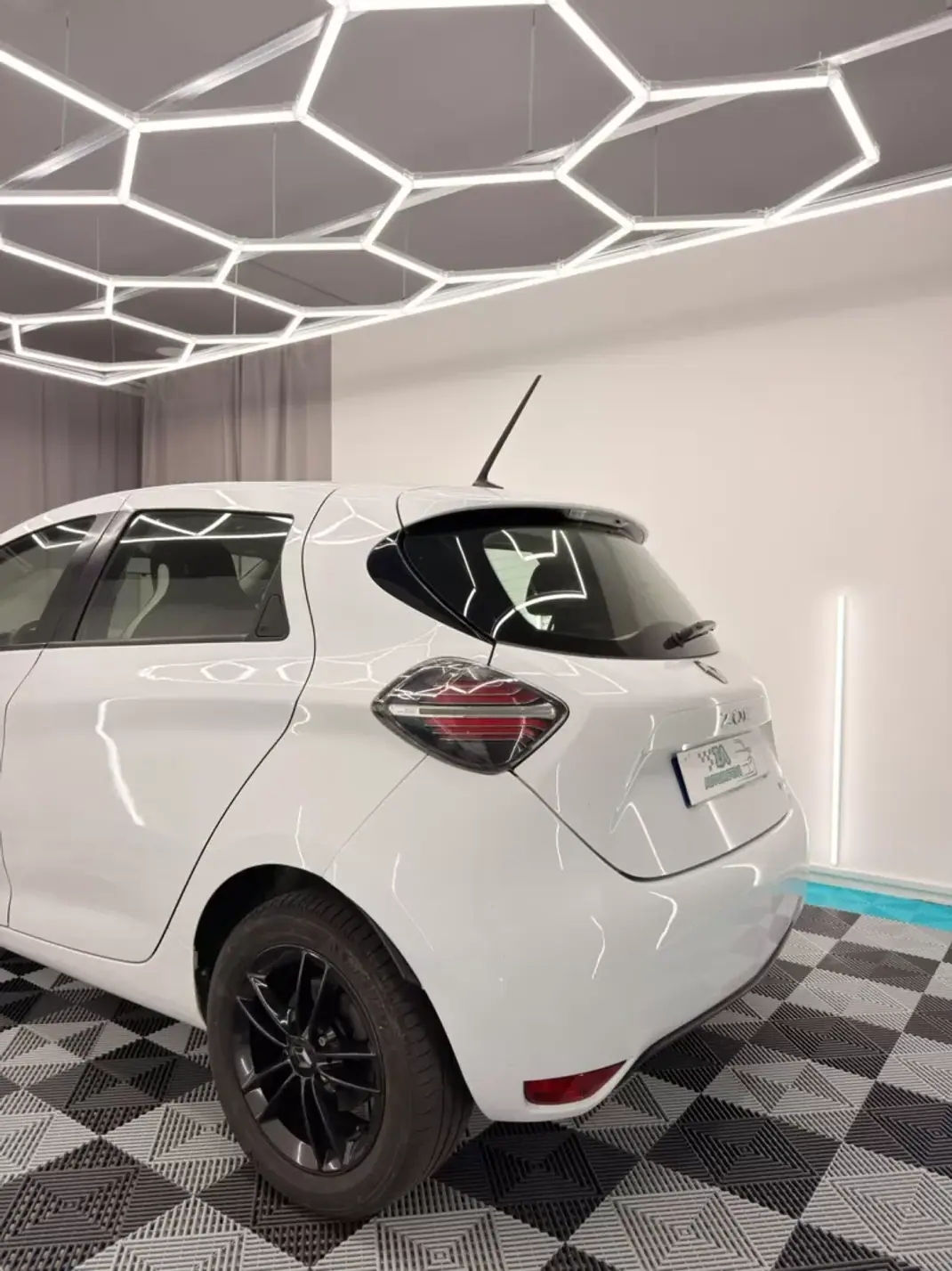 Renault Zoe 2020 - 15750 EUR, 43000 km - 43000km - foto 6 de 18