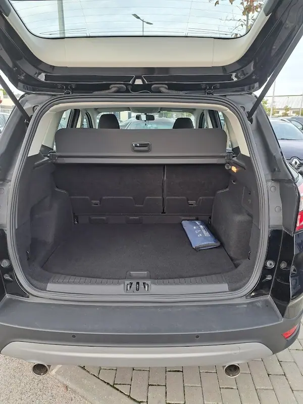 Ford Kuga 2019 - 13250 EUR, 123000 km - AUTO.MOTO.pt - 123000km - foto 2 de 10