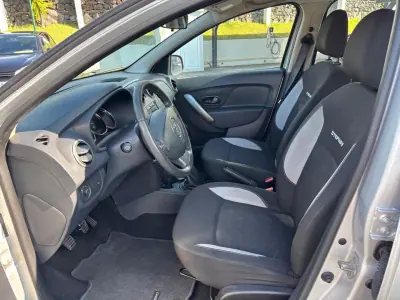Dacia Sandero 2016 - 11490 EUR, 116835 km - AUTO.MOTO.pt - 116835km - foto 9 de 13