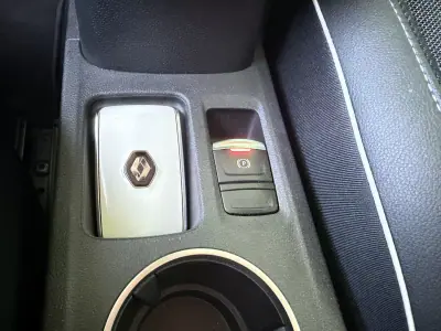 Renault Captur 2020 - 21900 EUR, 49585 km - AUTO.MOTO.pt - 49585km - foto 15 de 19