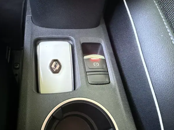 Renault Captur 2020 - 21900 EUR, 49585 km - AUTO.MOTO.pt - 49585km - foto 15 de 19