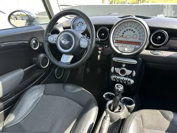 MINI Clubman 2009 - 6900 EUR, 290000 km - AUTO.MOTO.pt - 290000km - foto 42 de 64
