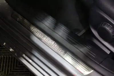 Mercedes-Benz A 250 2020 - 23900 EUR, 140000 km - AUTO.MOTO.pt - 140000km - foto 18 de 35