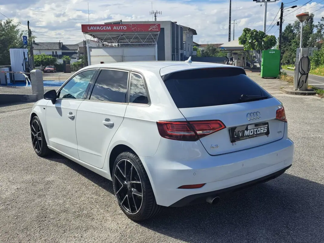 Audi A3 Sportback 2016 - 12900 EUR, 231290 km - AUTO.MOTO.pt - 231290km - foto 9 de 45
