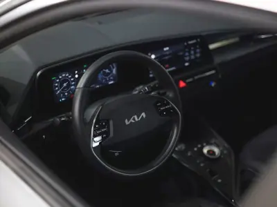 Kia e-Niro 2022 - 25990 EUR, 60682 km - AUTO.MOTO.pt - 60682km - foto 14 de 19