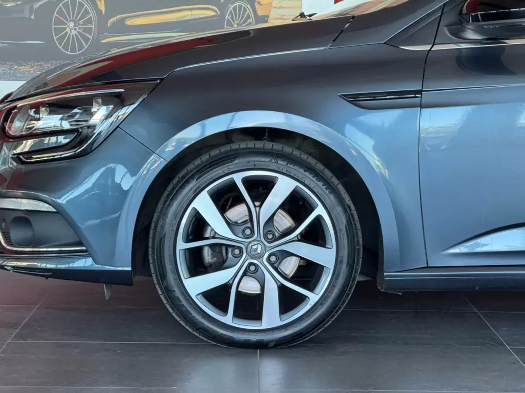 Renault Mégane 2016 - 12990 EUR, 137575 km - AUTO.MOTO.pt - 137575km - foto 7 de 20