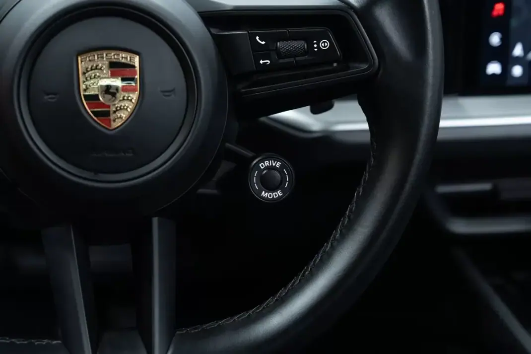 Porsche Cayenne 2024 - 97950 EUR, 32000 km - AUTO.MOTO.pt - 32000km - foto 22 de 55