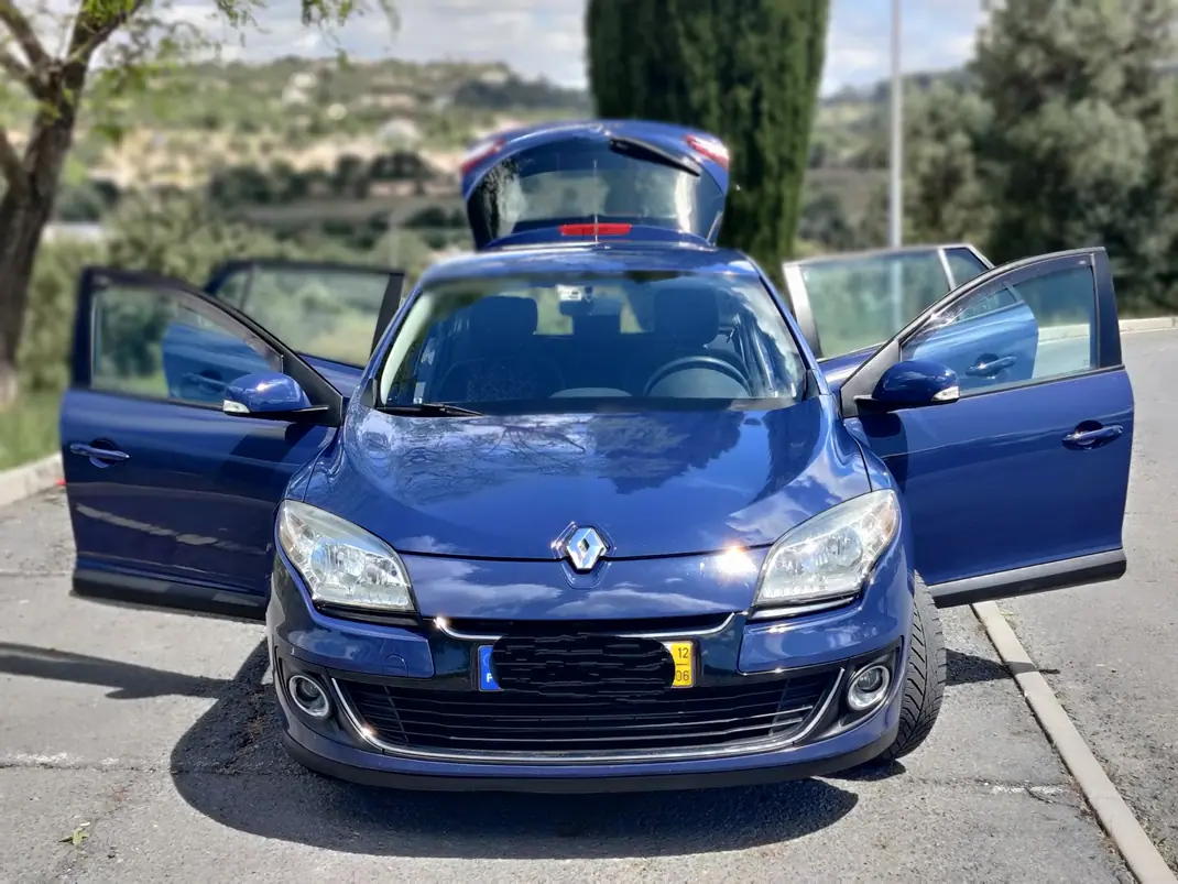 Renault Mégane Sport Tourer 2012 - 6000 EUR, 223000 km - AUTO.MOTO.pt - 223000km - foto 16 de 17