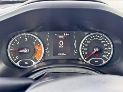 Jeep Renegade 2016 - 15500 EUR, 138000 km - AUTO.MOTO.pt - 138000km - foto 13 de 22