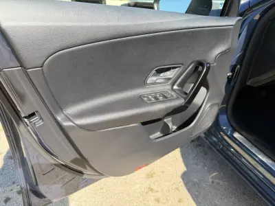 Mercedes-Benz A 180 2020 - 23900 EUR, 140000 km - AUTO.MOTO.pt - 140000km - foto 6 de 13