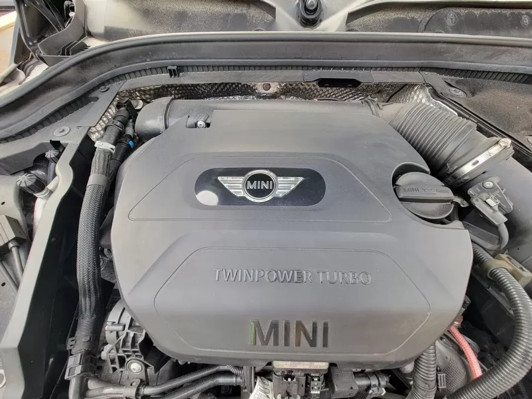 MINI Cooper 2015 - 20990 EUR, 182000 km - AUTO.MOTO.pt - 182000km - foto 16 de 33