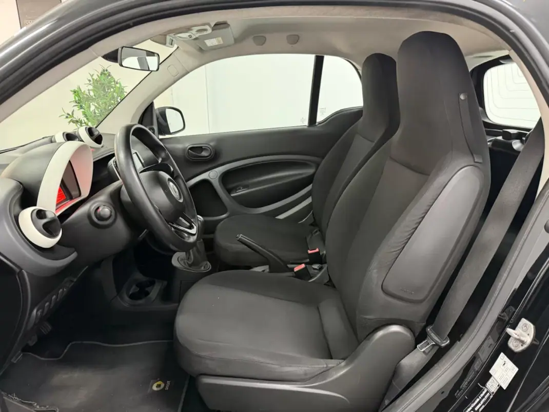 Smart ForTwo Coupé 2016 - 8990 EUR, 106408 km - AUTO.MOTO.pt - 106408km - foto 10 de 14