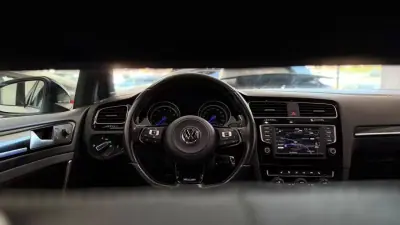Volkswagen Golf 2016 - 25990 EUR, 134940 km - 134940km - foto 21 de 35