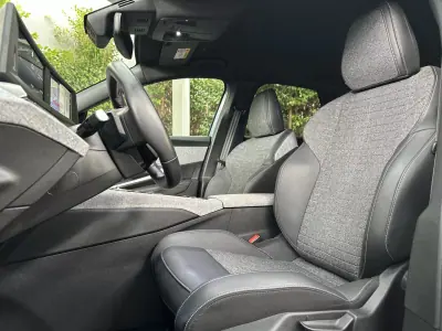 Peugeot 3008 2025 - 31500 EUR, 13000 km - AUTO.MOTO.pt - 13000km - foto 10 de 19