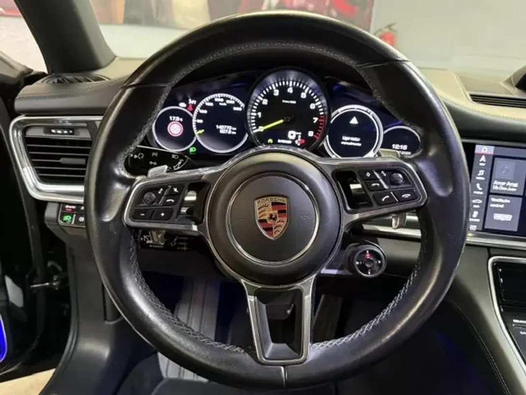 Porsche Panamera 2020 - 76990 EUR, 142770 km - 142770km - foto 17 de 25