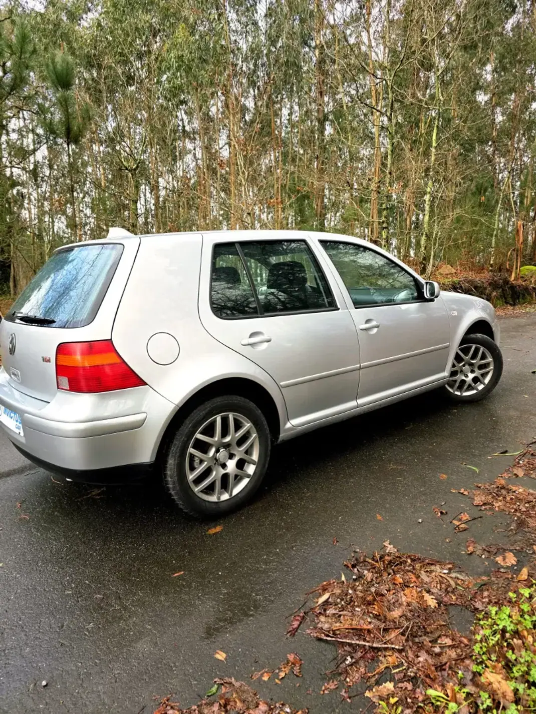 Volkswagen Golf 2001 - 4990 EUR, 358400 km - AUTO.MOTO.pt - 358400km - foto 12 de 23