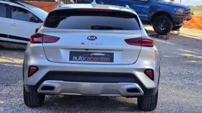 Kia XCeed 2022 - 17500 EUR, 75020 km - AUTO.MOTO.pt - 75020km - foto 11 de 25