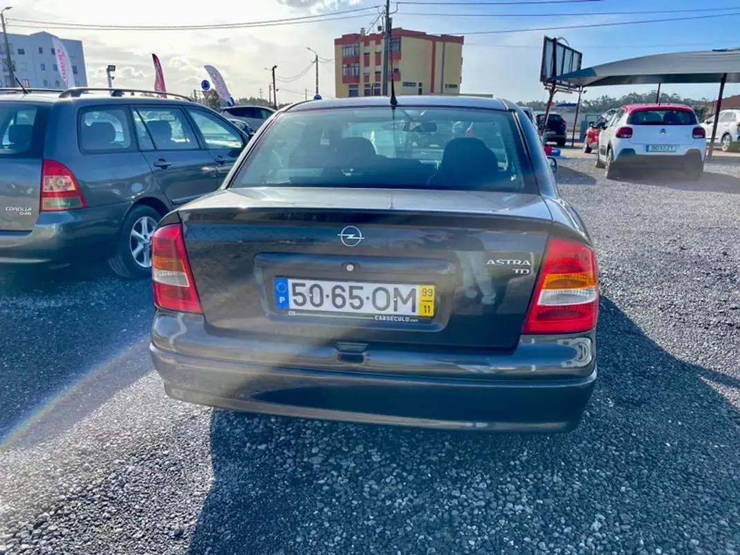 Opel Astra 1999 - 4750 EUR, 186347 km - AUTO.MOTO.pt - 186347km - foto 6 de 19