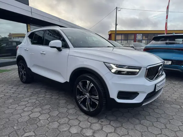Volvo XC 40 2021 - 24500 EUR, 121000 km - AUTO.MOTO.pt - 121000km - foto 2 de 42