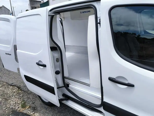Citroën Berlingo 1.6 HDI L2 3L FRIO + ISOTERMICA 2016 - 14950 EUR, 292742 km - AUTO.MOTO.pt - 292742km - foto 25 de 43