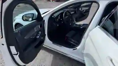 Mercedes-Benz C 200 2015 - 20500 EUR, 104000 km - AUTO.MOTO.pt - 104000km - foto 19 de 21