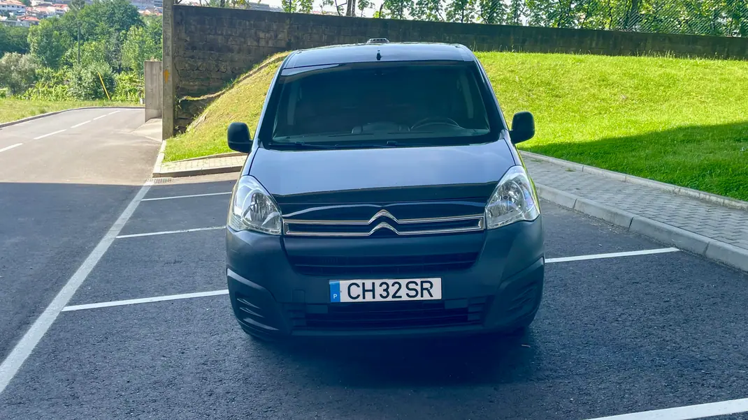 Citroën Berlingo 1.6 BlueHDi Feel 2018 - 12900 EUR, 107000 km - AUTO.MOTO.pt - 107000km - foto 1 de 12