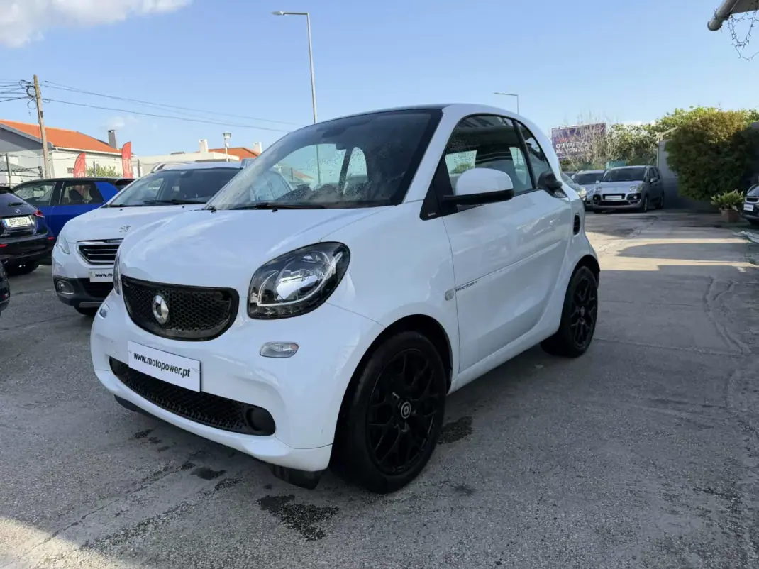 Smart ForTwo Coupé 2015 - 11480 EUR, 60000 km - AUTO.MOTO.pt - 60000km - foto 1 de 4
