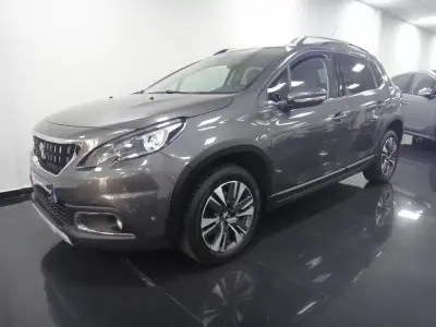 Peugeot 2008 2018 - 10250 EUR, 109000 km - AUTO.MOTO.pt - 109000km - foto 2 de 21