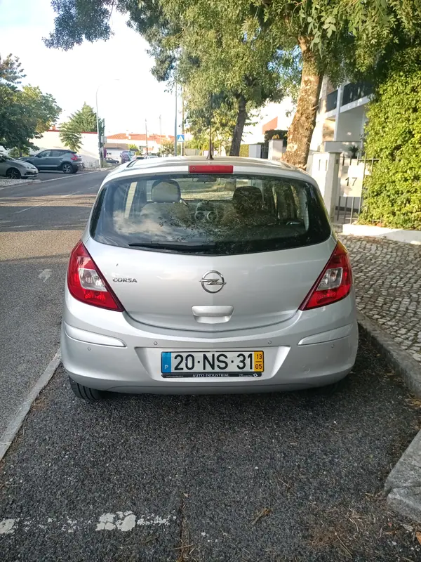 Opel Corsa 2013 - 5500 EUR, 118 km - AUTO.MOTO.pt - 118km - foto 2 de 10