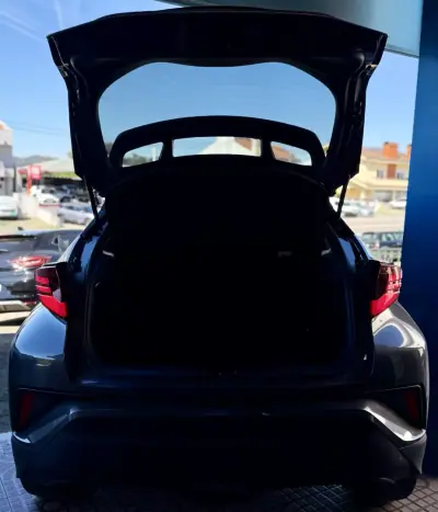 Toyota C-HR 2019 - 23950 EUR, 90000 km - AUTO.MOTO.pt - 90000km - foto 24 de 24