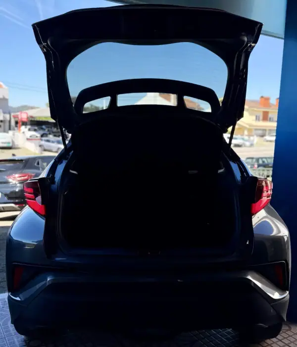 Toyota C-HR 2019 - 23950 EUR, 90000 km - AUTO.MOTO.pt - 90000km - foto 24 de 24